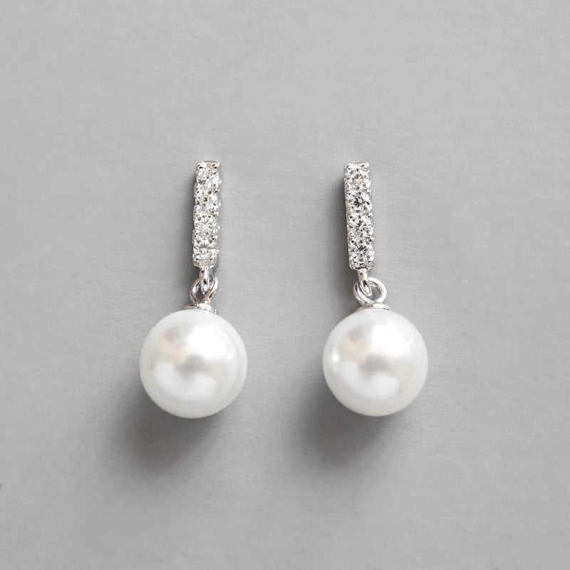 Elegant Round Shell Pearl Stud Earrings