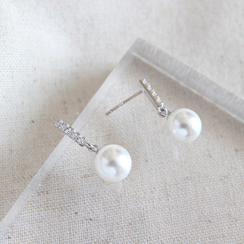 Elegant Round Shell Pearl Stud Earrings