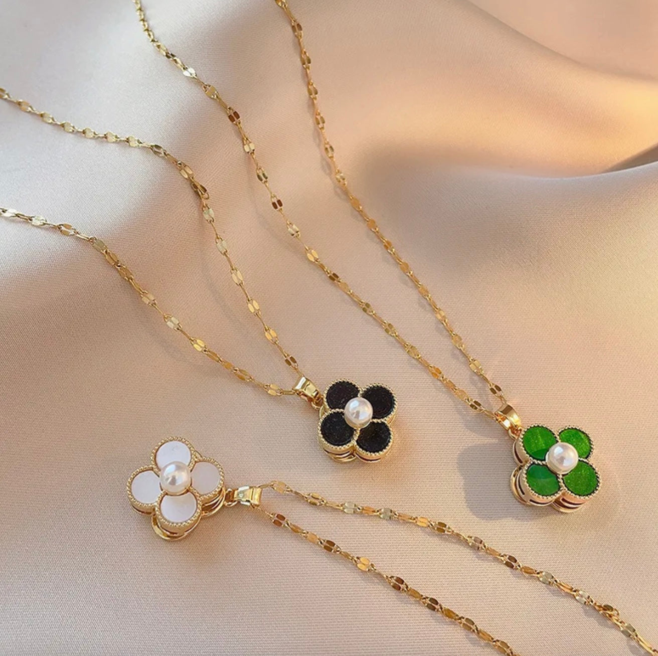 Flower Rotating Necklace Titanium Steel